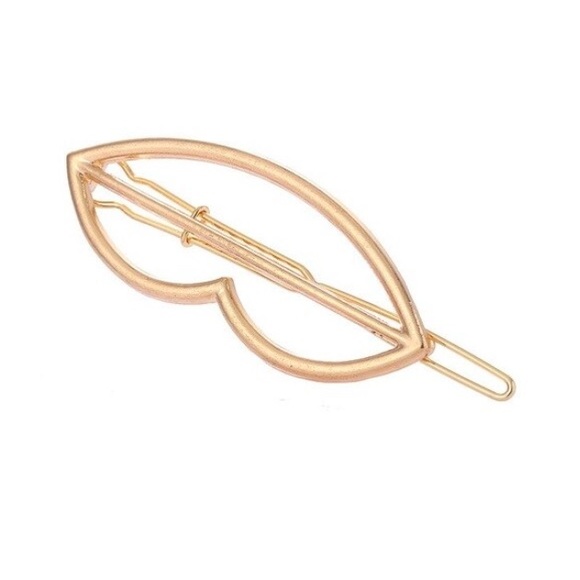 NEW Gold Lip Hair Clip - Picture 2 of 2